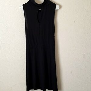 Red by Marc Ecko Keyhole Front w/Button Detail Size L